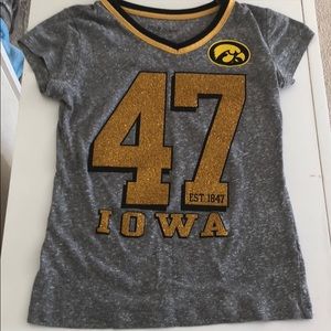 I’m selling an Iowa Hawkeye t-shirt